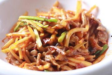 国产肉丝,传承美味，创新发展的民族美食传奇